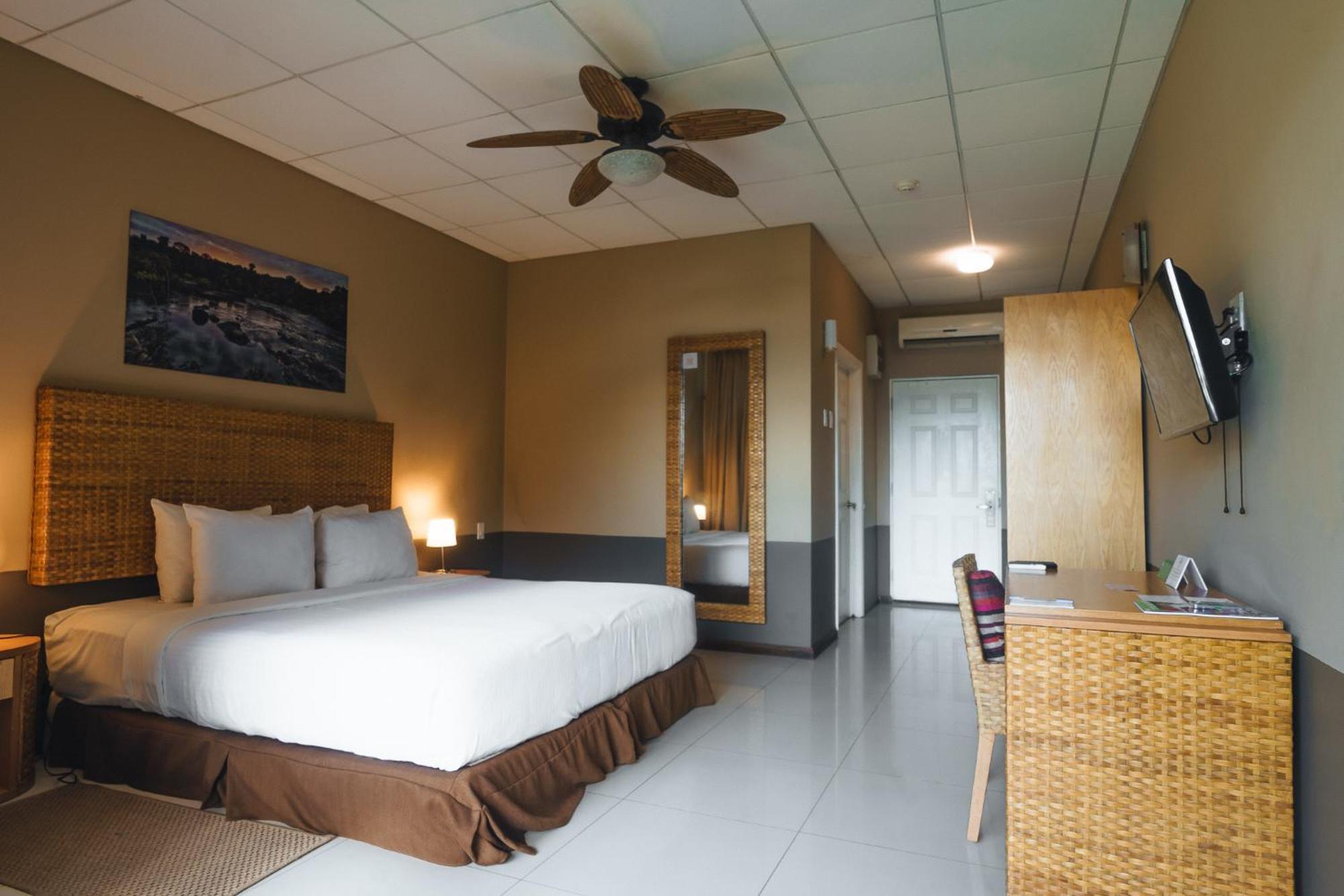 Jacana Amazon Wellness Resort パラマリボ エクステリア 写真